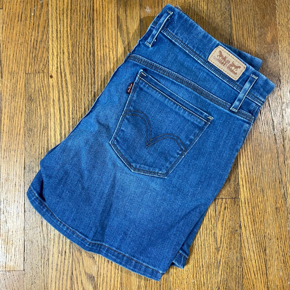 Women’s Levi’s Shorts